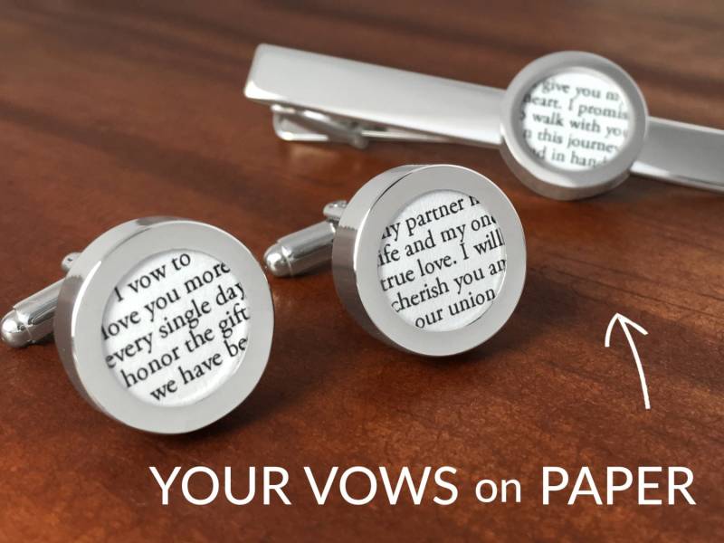 Ein Jahr/Jahrestag Geschenk 1. Für Ihn Benutzerdefinierte Manschettenknöpfe Und Krawattenklammer Geschenkset Mit Ihren Gelübden Auf Papier von PaperAnniversaryLove