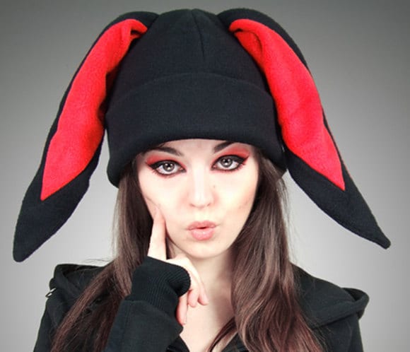 Schwarz Rote Mütze Hasenmütze Cosplay Kawaii Nerd Tierohren Beanie von PaperCatsPL