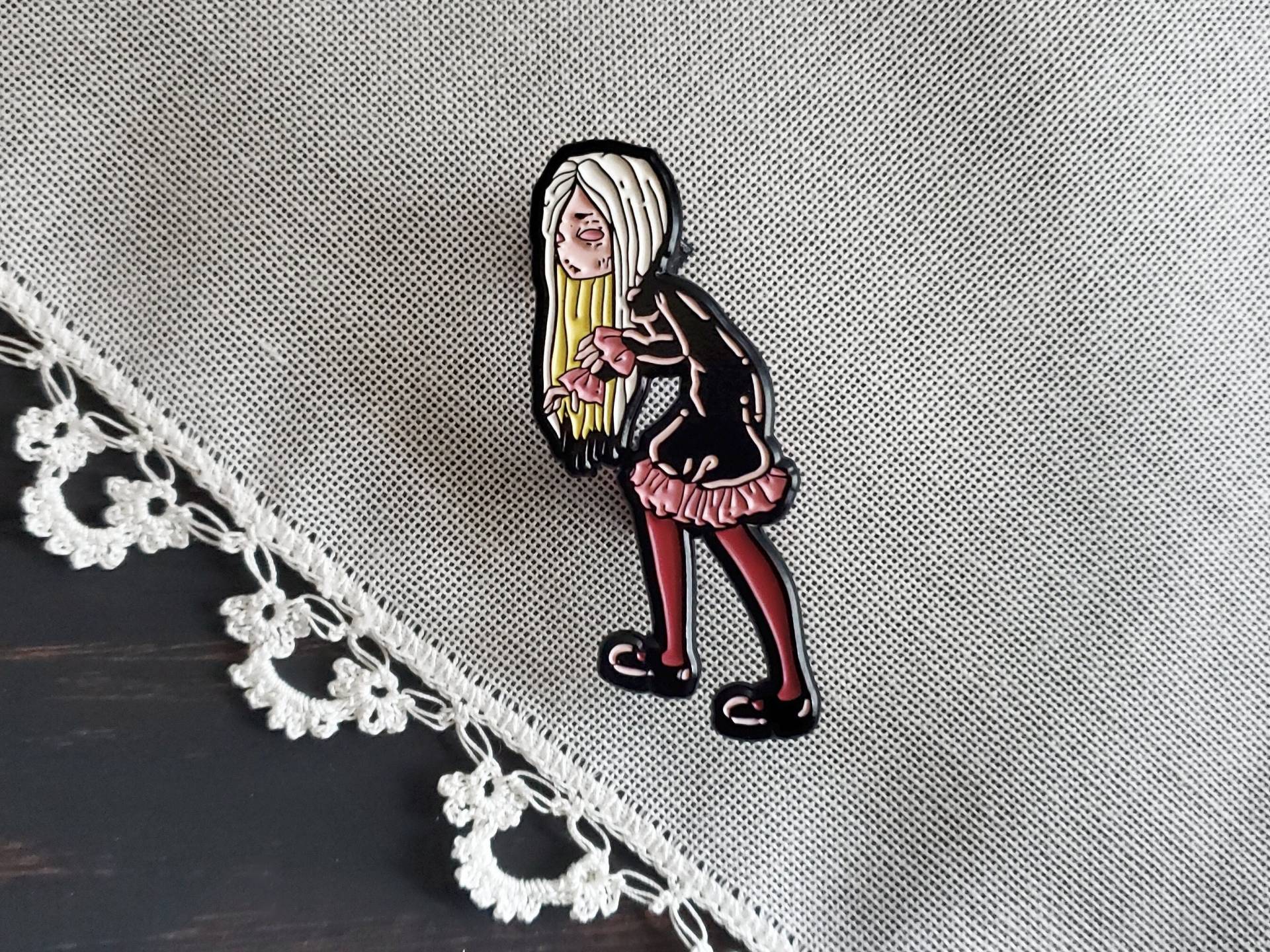 Creeper Vampir Goth Emaille Pin Creeper Vampir Goth Emaille Pin von PaperHaunt