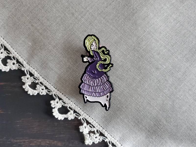 Trauerbraun Banshee Kaffee Geist Pin Trauerbraun Banshee Kaffee Geist Pin von PaperHaunt