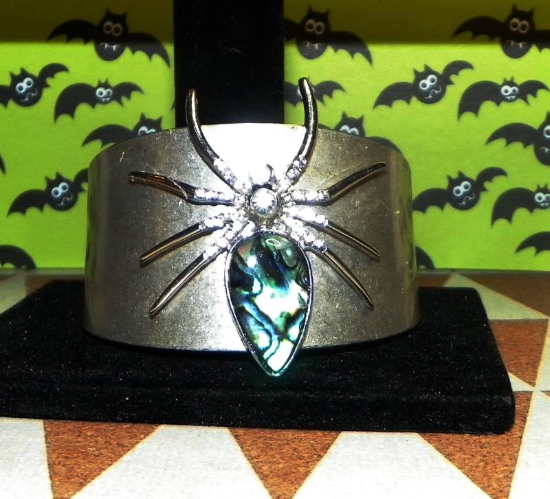 Gruseliges Krabbelspinnen Armband von PaperandBeadsbyAngie