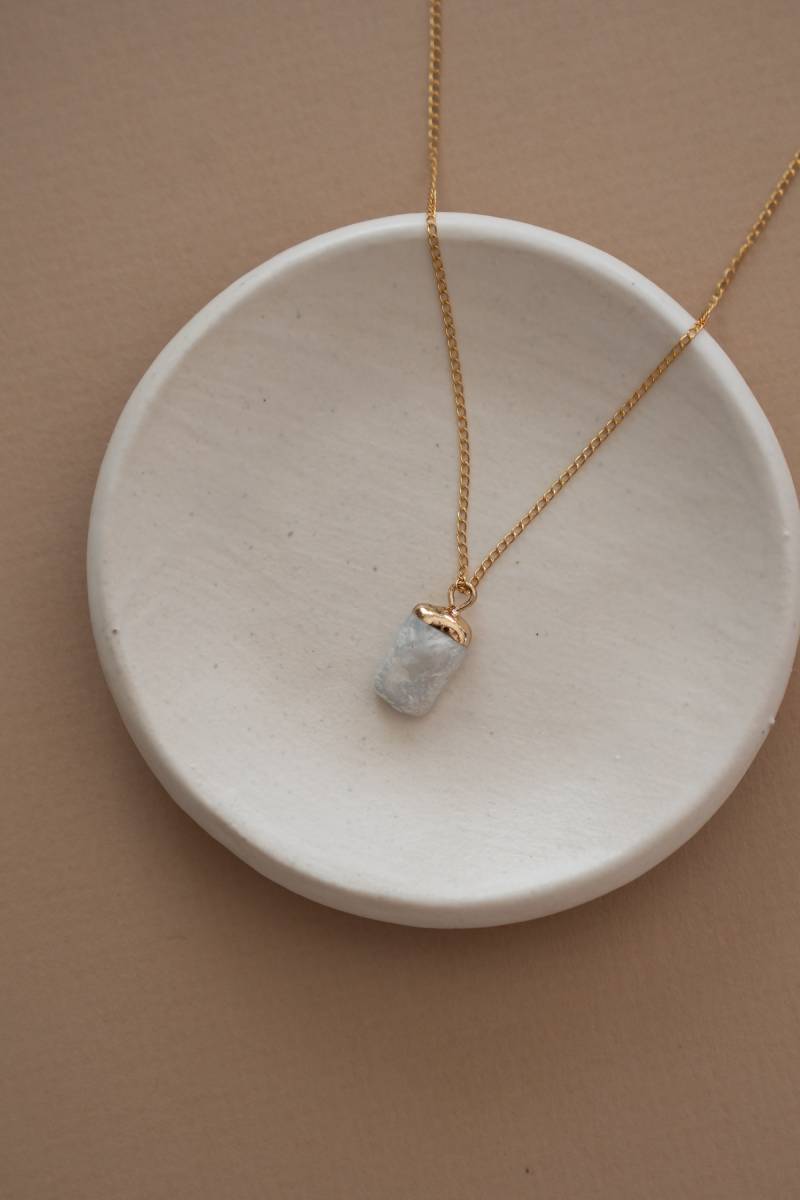 Vergoldete Zierliche Kette Mit Kleinem Süßwasserperlen-Anhänger Vergoldete Zierliche Kette Mit Kleinem Süßwasserperlen-Anhänger von PaperandBloomSupply