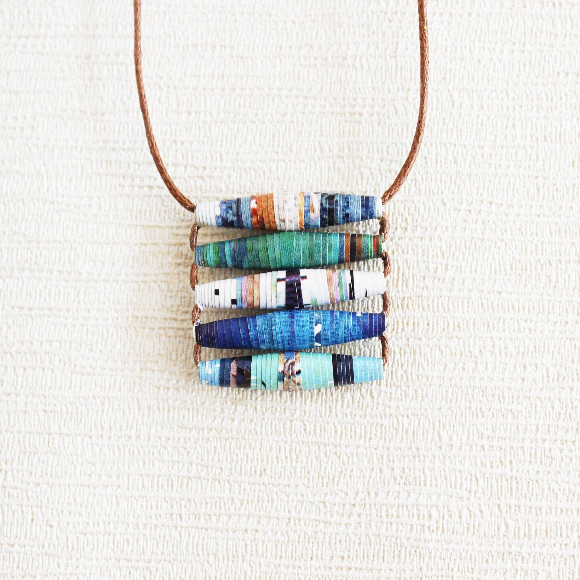 Reise Magazin Papier Perlenkette Umweltfreundlicher Boho Schmuck Reise Magazin Papier Perlenkette Umweltfreundlicher Boho Schmuck von Papermelon