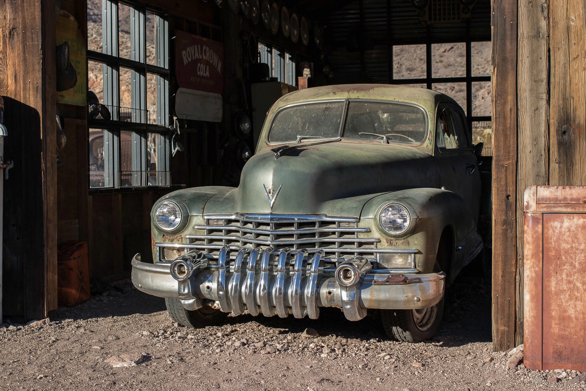 Papermoon Fototapete "Altes Auto" von Papermoon