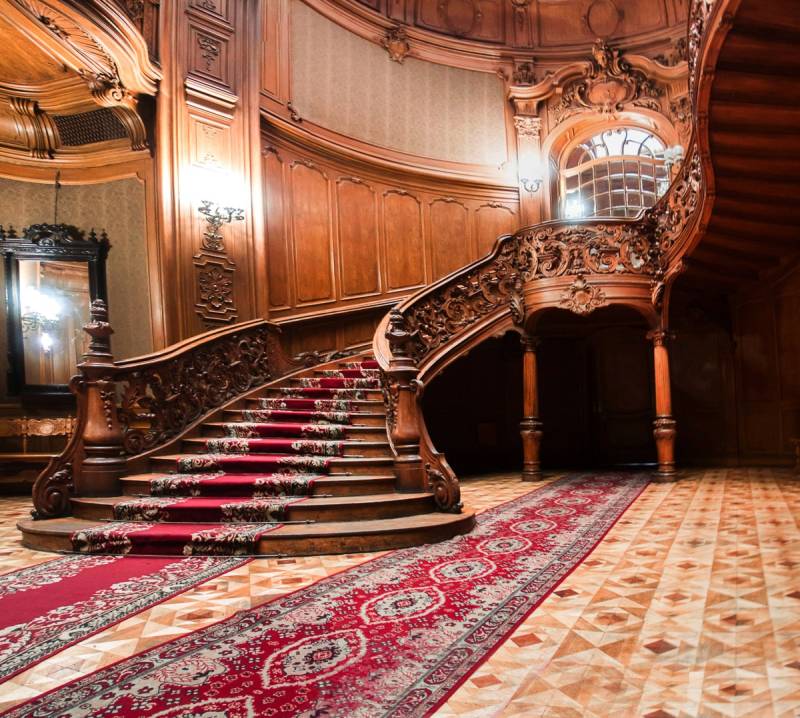 Papermoon Fototapete "Altes Kasino von Lemberg" von Papermoon