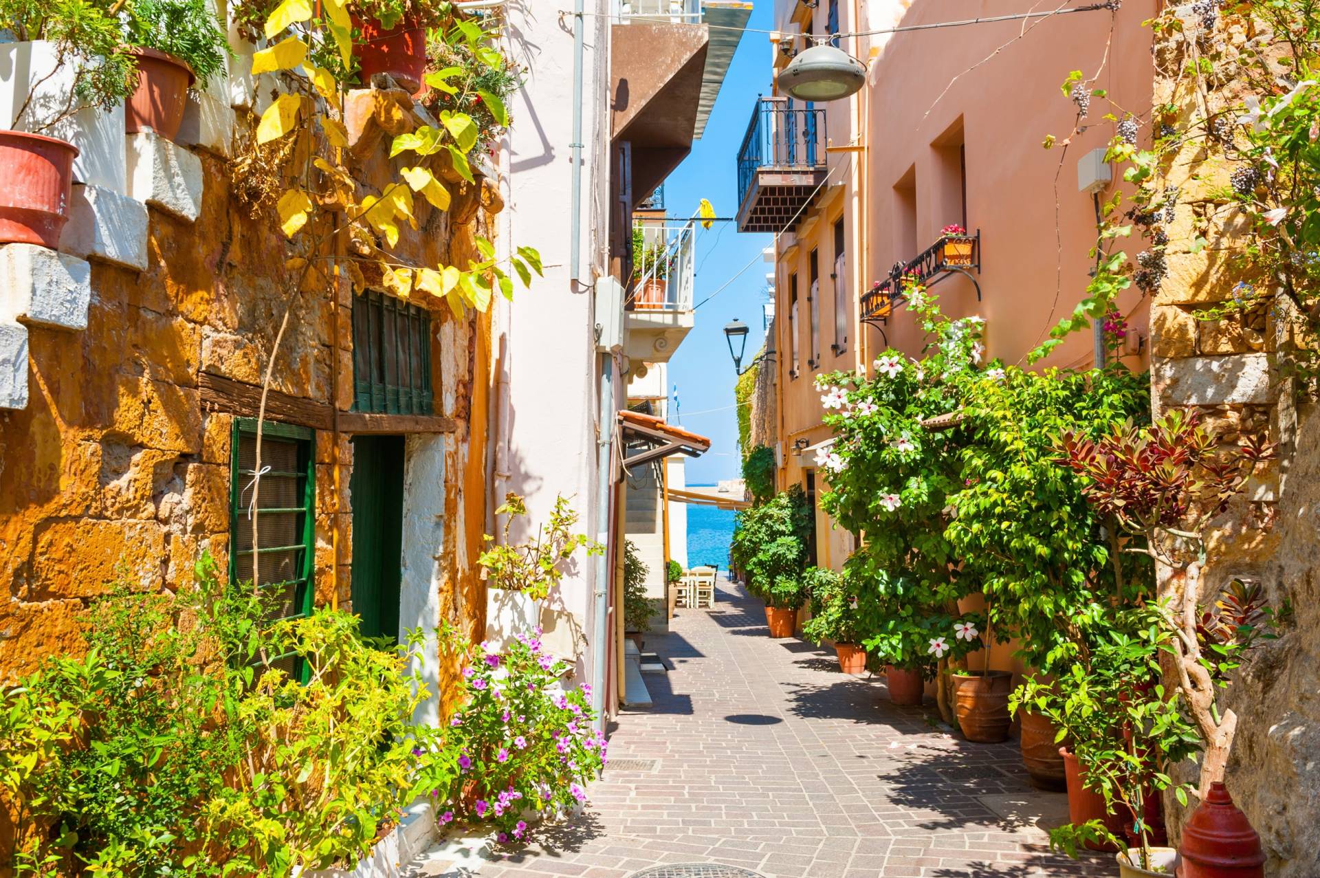 Papermoon Fototapete "CHANIA KRETA-GASSE", beschichtet-gemustert von Papermoon