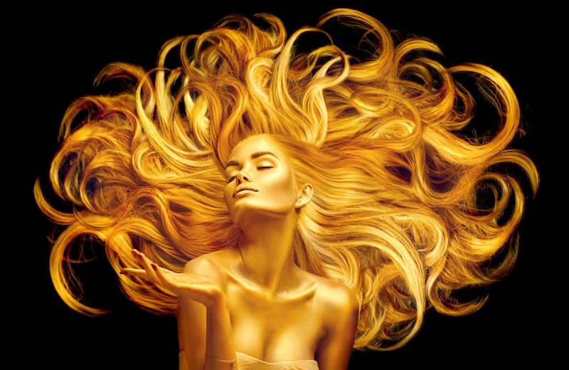 Papermoon Fototapete "GOLDENE FRAU PORTRAIT" von Papermoon