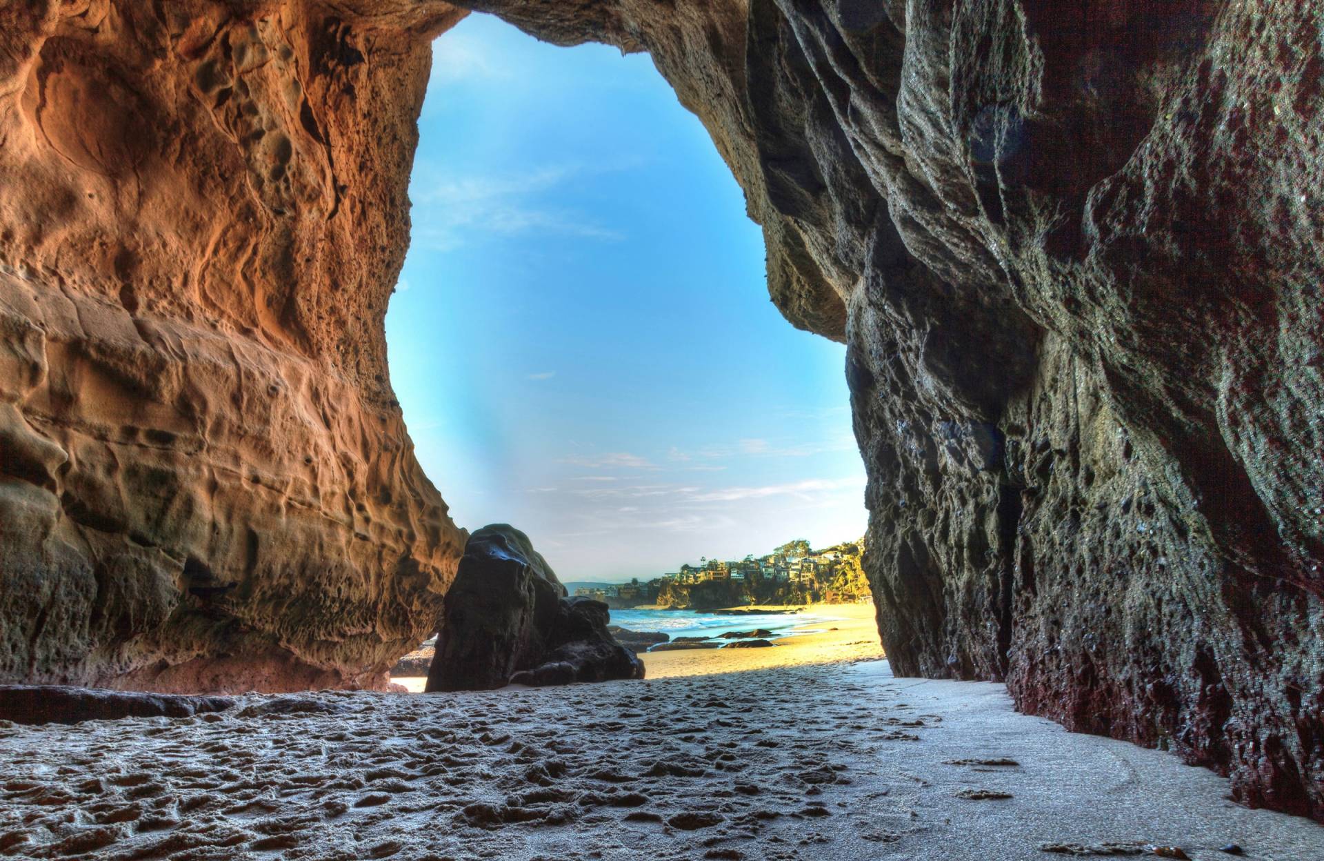 Papermoon Fototapete "GROTTE-HÖHLE LAGUNA BEACH MEER FELSEN GEBIRGE DÜNEN" von Papermoon