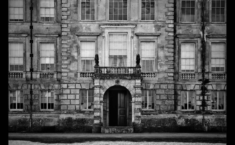 Papermoon Fototapete "Gebäude Schwarz & Weiß" von Papermoon