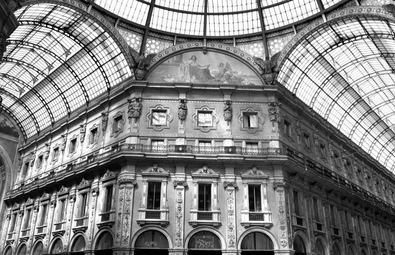 Papermoon Fototapete "Gebäude Schwarz & Weiß" von Papermoon