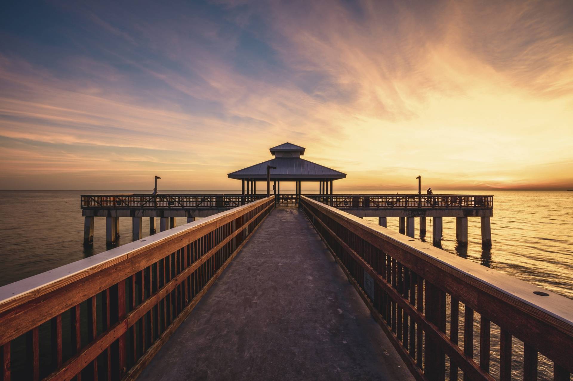 Papermoon Fototapete "HOLZ-BRÜCKE-FLORIDA PIER STEG MEER SEE STRAND SONNE" von Papermoon