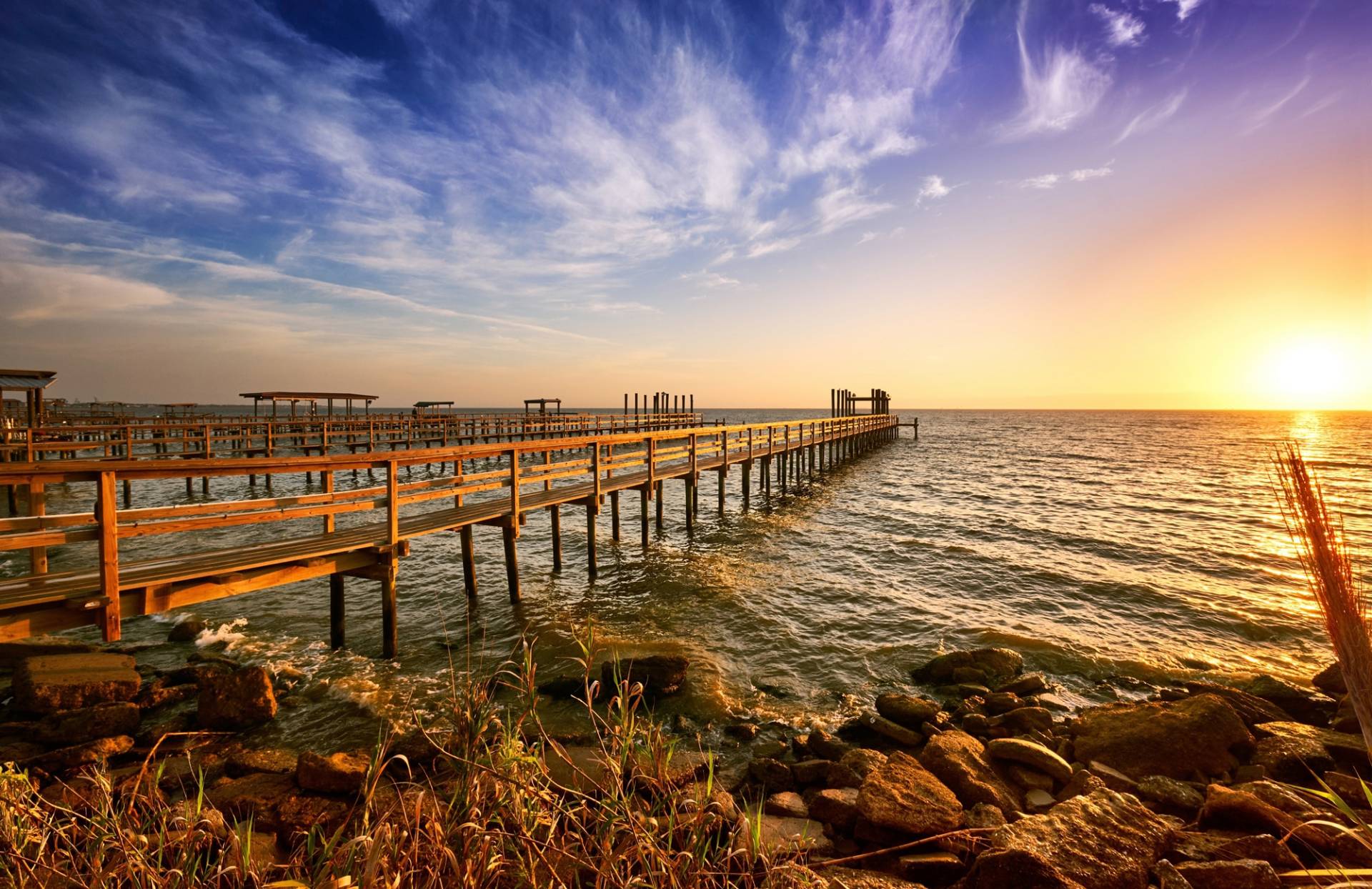 Papermoon Fototapete "HOLZ-BRÜCKE-TEXAS PIER STEG MEER SEE STRAND SONNE BUCHT" von Papermoon