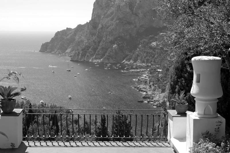 Papermoon Fototapete "Landschaft Schwarz & Weiß" von Papermoon