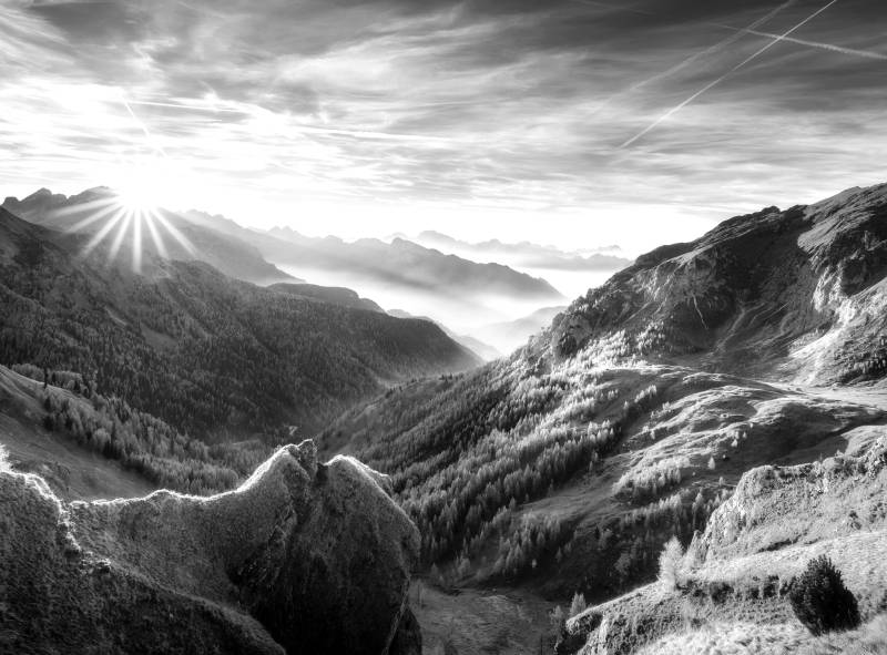 Papermoon Fototapete "Landschaft schwarz & weiß" von Papermoon