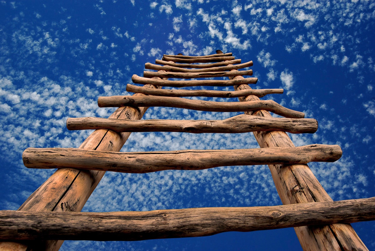 Papermoon Fototapete "Leiter in Himmel" von Papermoon