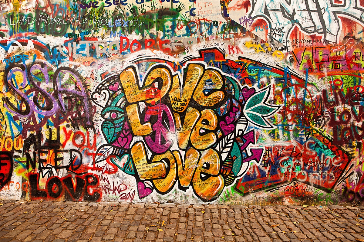 Papermoon Fototapete "Love Graffiti Wand" von Papermoon