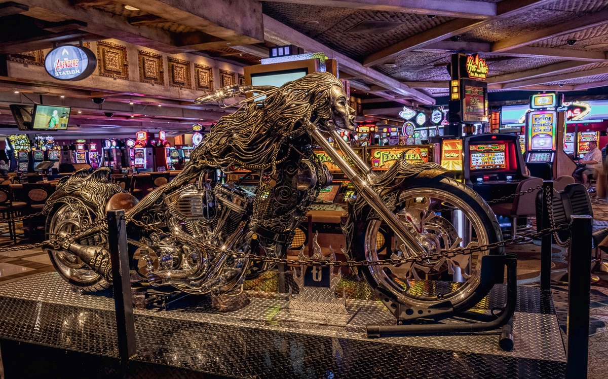 Papermoon Fototapete "OLDTIMER MOTORRAD-TUNING CASINO LAS VEGAS SLOTMASCHINEN" von Papermoon