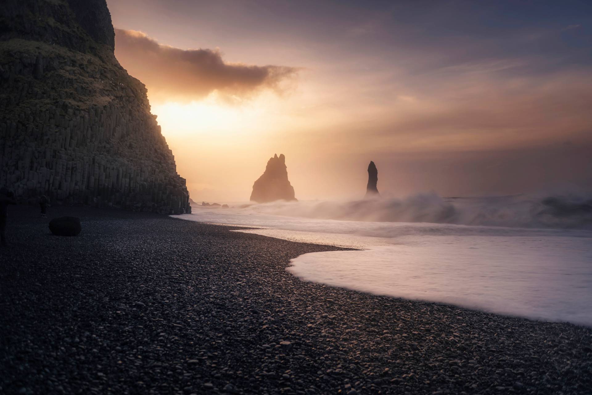 Papermoon Fototapete "Photo-Art JORGE RUIZ DUESO, REYNISFJARA SUNRISE" von Papermoon