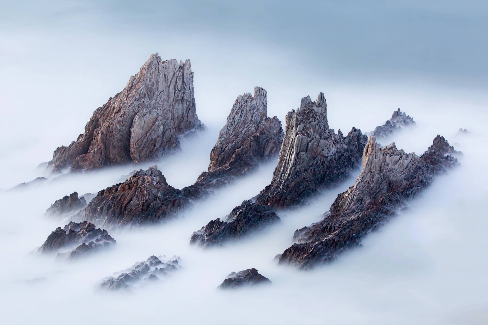 Papermoon Fototapete "Photo-Art JOSE ANTONIO PEREZ, WAPPEN UND TÄLER" von Papermoon