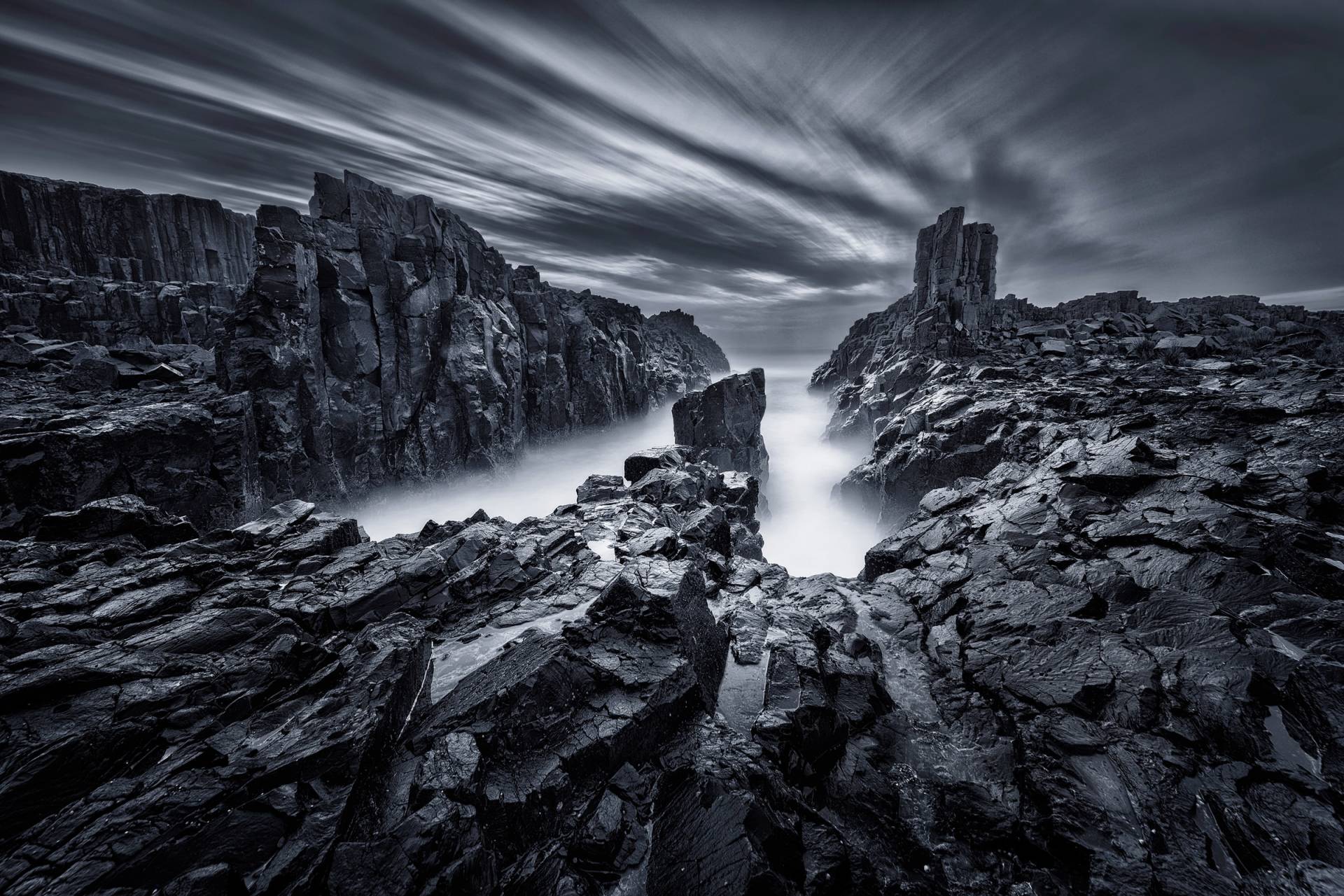 Papermoon Fototapete "Photo-Art JOSHUA ZHANG, EISENWELT" von Papermoon