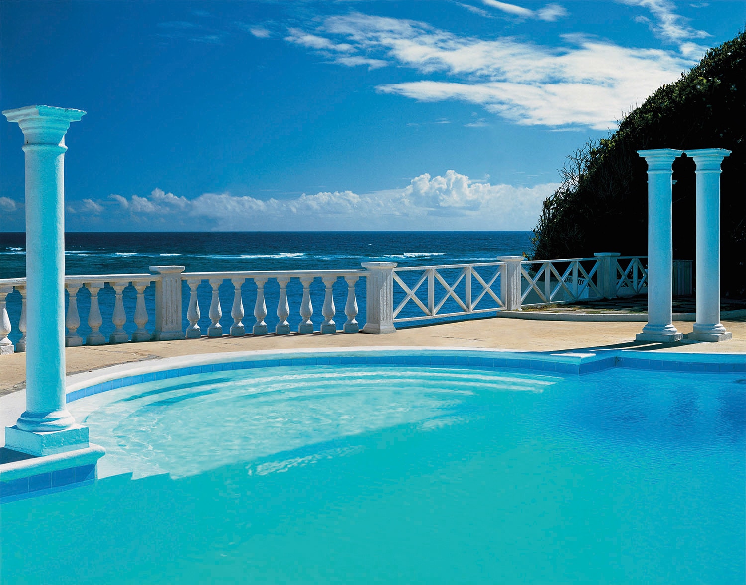 Papermoon Fototapete "Pool View" glatt von Papermoon