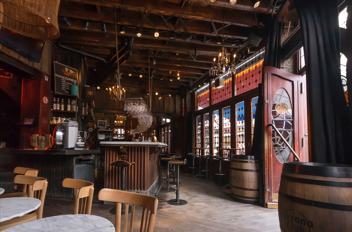 Papermoon Fototapete "Restaurant" von Papermoon