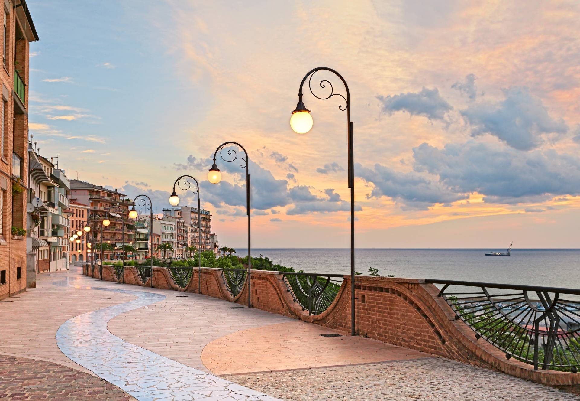 Papermoon Fototapete "Seafront in Ortona, Abruzzo" von Papermoon
