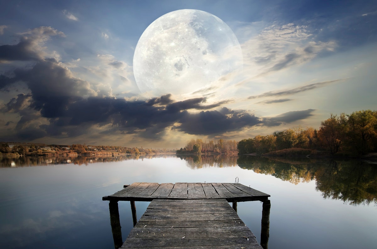 Papermoon Fototapete "Steg im Wasser mit Mond" von Papermoon