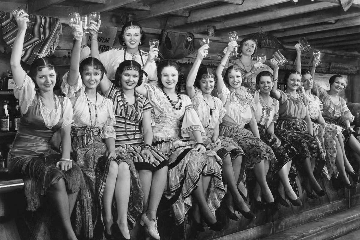 Papermoon Fototapete "VINTAGE BAR-SCHWARZ WEIß WANDTAPETE RETRO DESIGN DEKO" von Papermoon