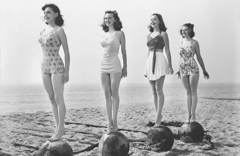 Papermoon Fototapete "VINTAGE DESIGN-RETRO SCHWARZ WEIß Foto" von Papermoon