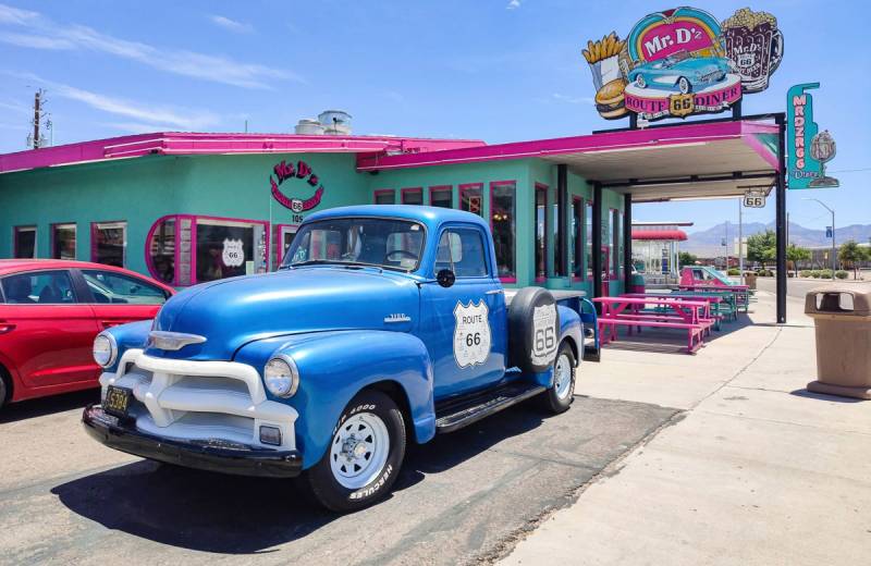 Papermoon Fototapete "VINTAGE DINER-OLDTIMER ROUTE 66 AMERIKA RESTAURANT XXL" von Papermoon