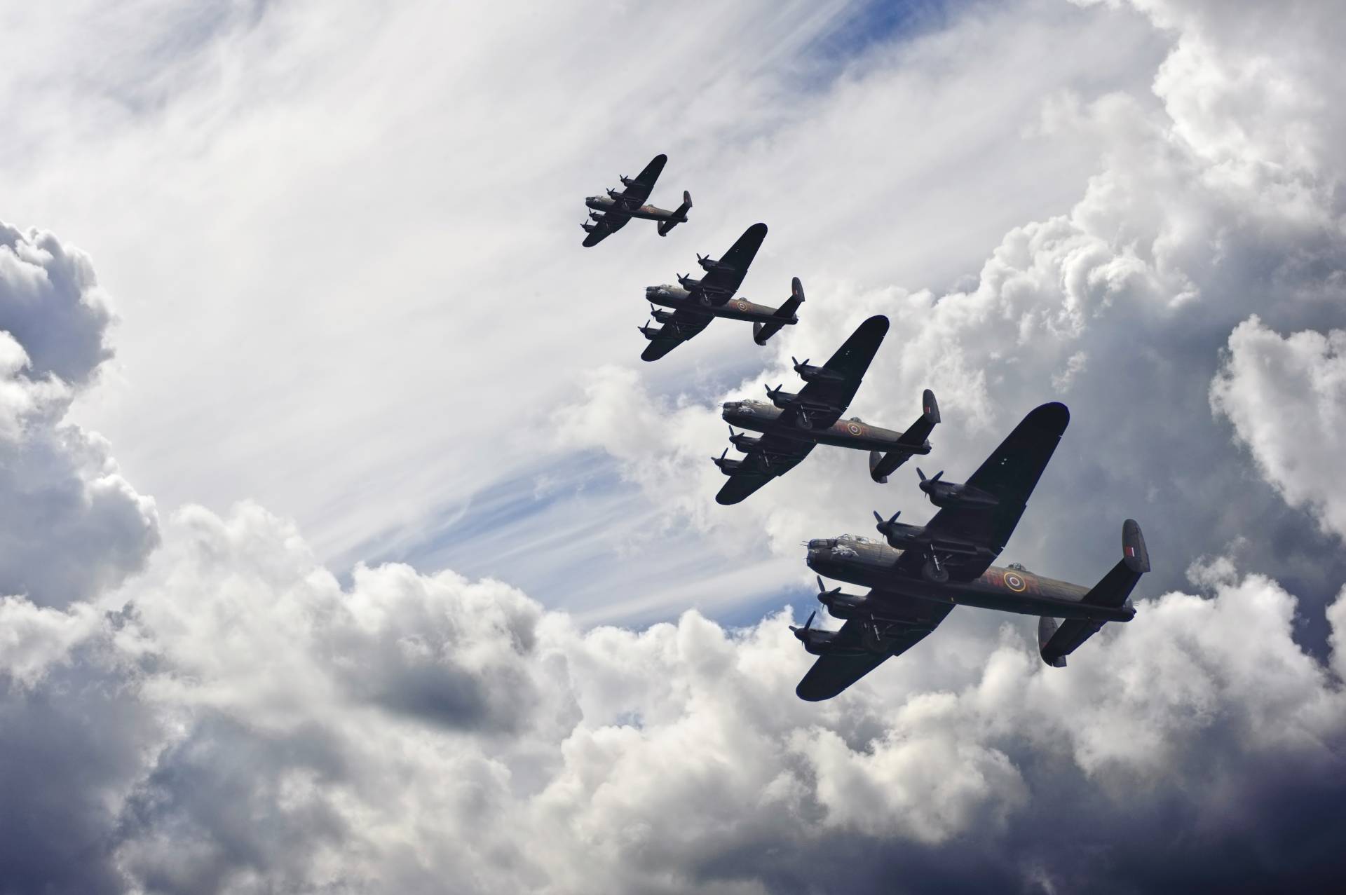 Papermoon Fototapete "VINTAGE FLUGZEUGE-LANCASTER FLUGZEUG WOLKEN HIMMEL XXL" von Papermoon