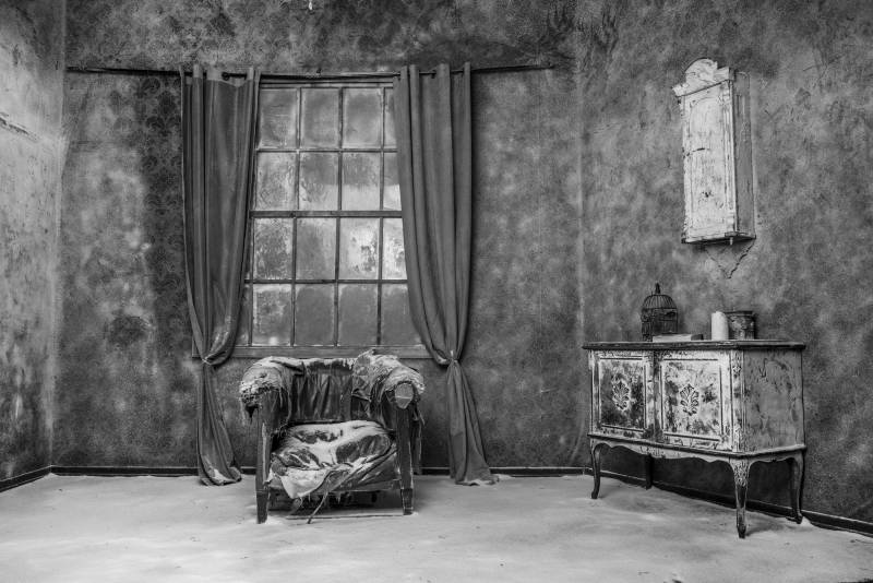 Papermoon Fototapete "Zimmer Schwarz & Weiß" von Papermoon