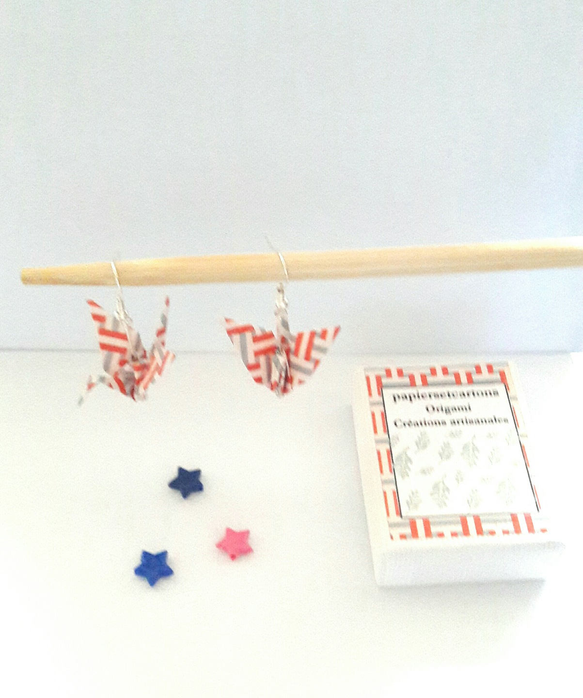 Origami - Kraniche Japanpapier Blaue, Rote Und Weiße, Perle Ohrhänger Origami - Kraniche Japanpapier Blaue, Rote Und Weiße, Perle Ohrhänger von Papiersetcartons