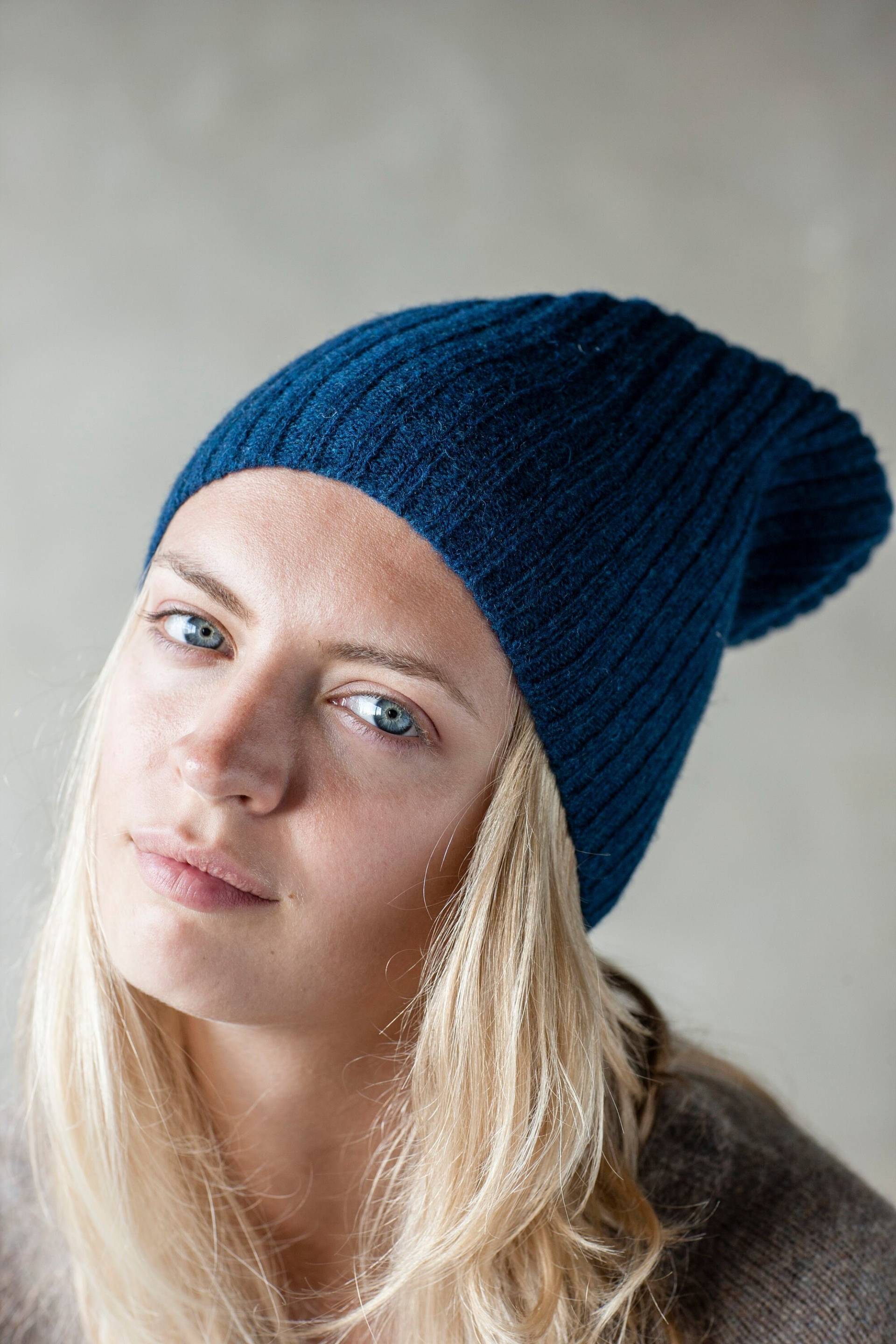 Slouchy Beanie in Blau, Wolle Wintermütze, Bio Gestrickte Schwarze Unisex Slouch Beanie, Wintermütze von PappusStore