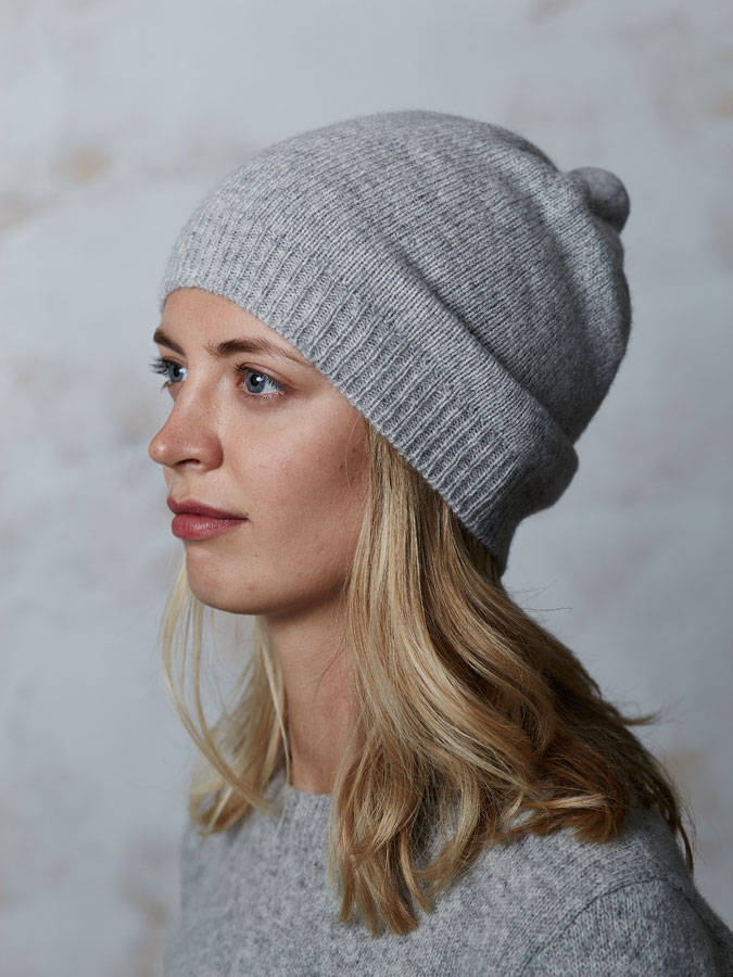 Slouchy Wolle Beanie in Grau, Wolle Wintermütze, Bio Stricken Schwarze Unisex Slouch Beanie, Mütze, Winterkleidung von PappusStore