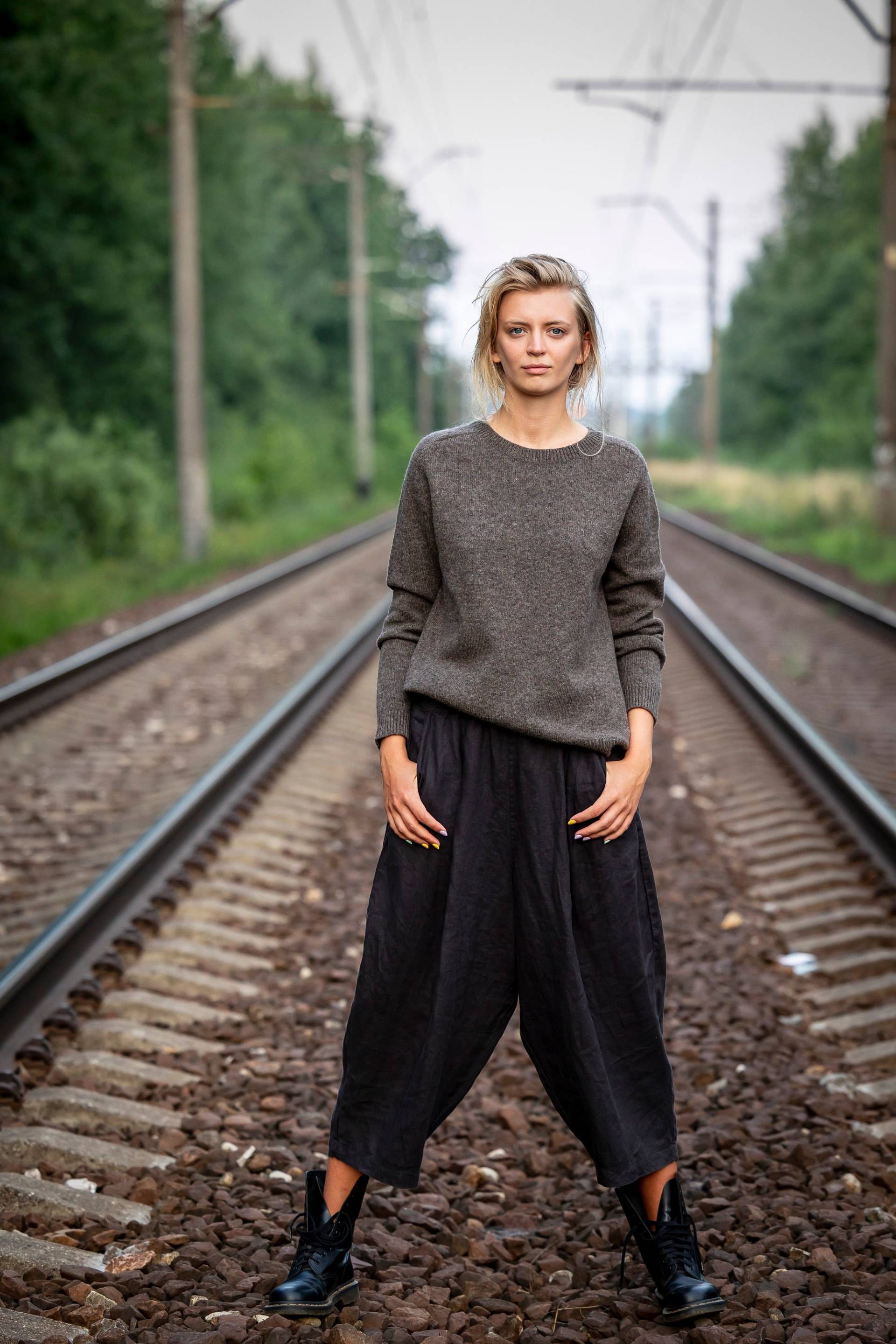 Versandfertig, Schnelle Lieferung - Wollpullover in Eselbraun Und Grauviolett, Strickpullover, Basic Wollpullover, Damenstrick von PappusStore