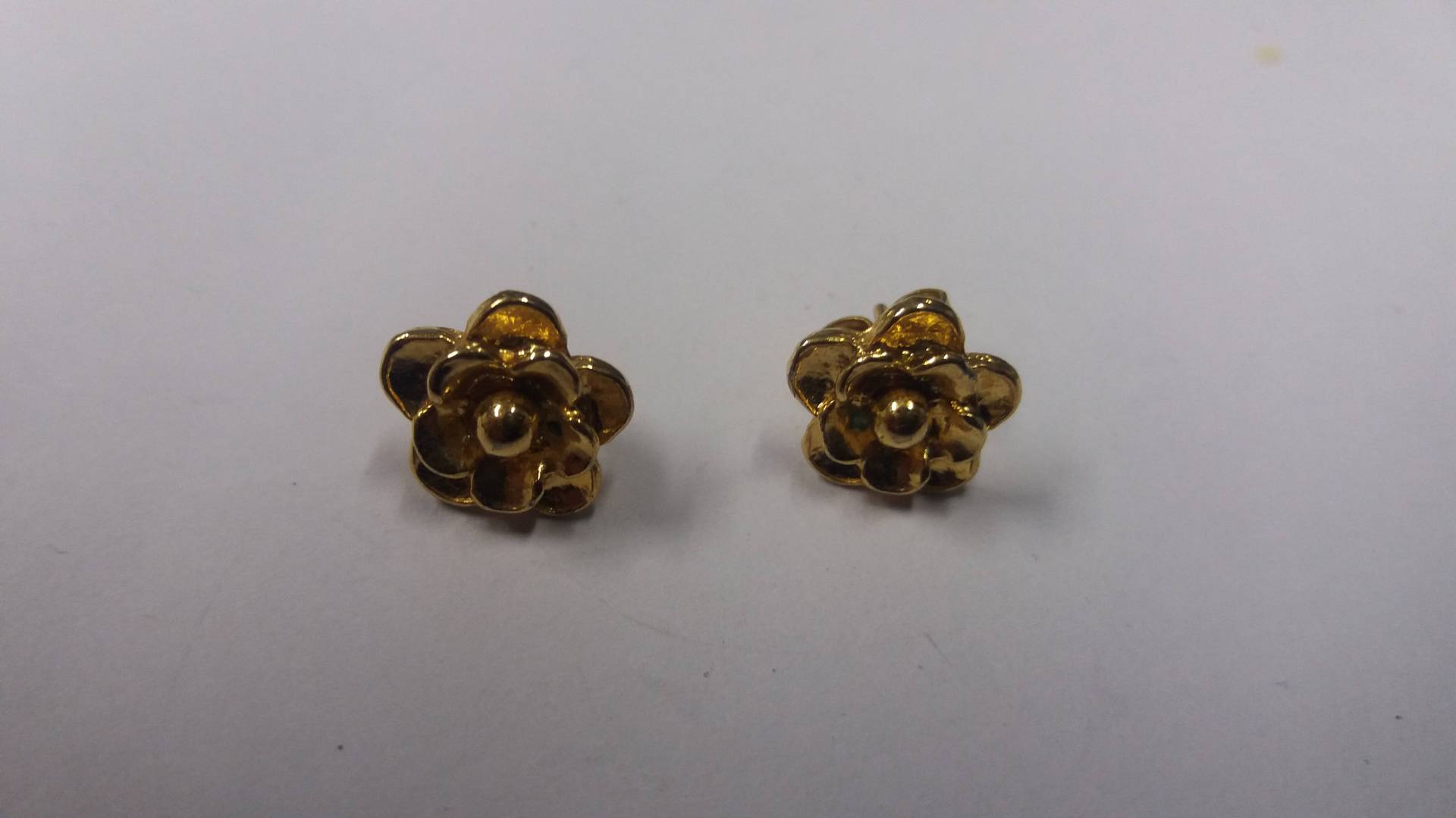 Weinlesegoldtone Daisy Blume Blumen Ohrringe Kitsch Schicke Boho Weinlesegoldtone Daisy Blume Blumen Ohrringe Kitsch Schicke Boho von PappysGang