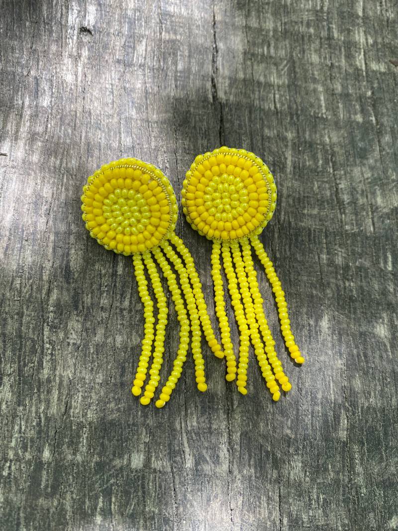 Bead Embroidery Earrings, Yellow Boho Style, Designer Sun Shape Drop & Dangle Earring von ParChevalier