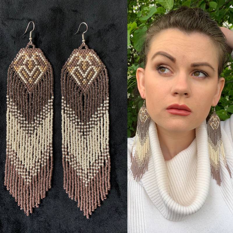 Brown & Beige Native America Inspired Beaded Earrings, American Style Bead Earring, Big Earring, Big Earrings von ParChevalier