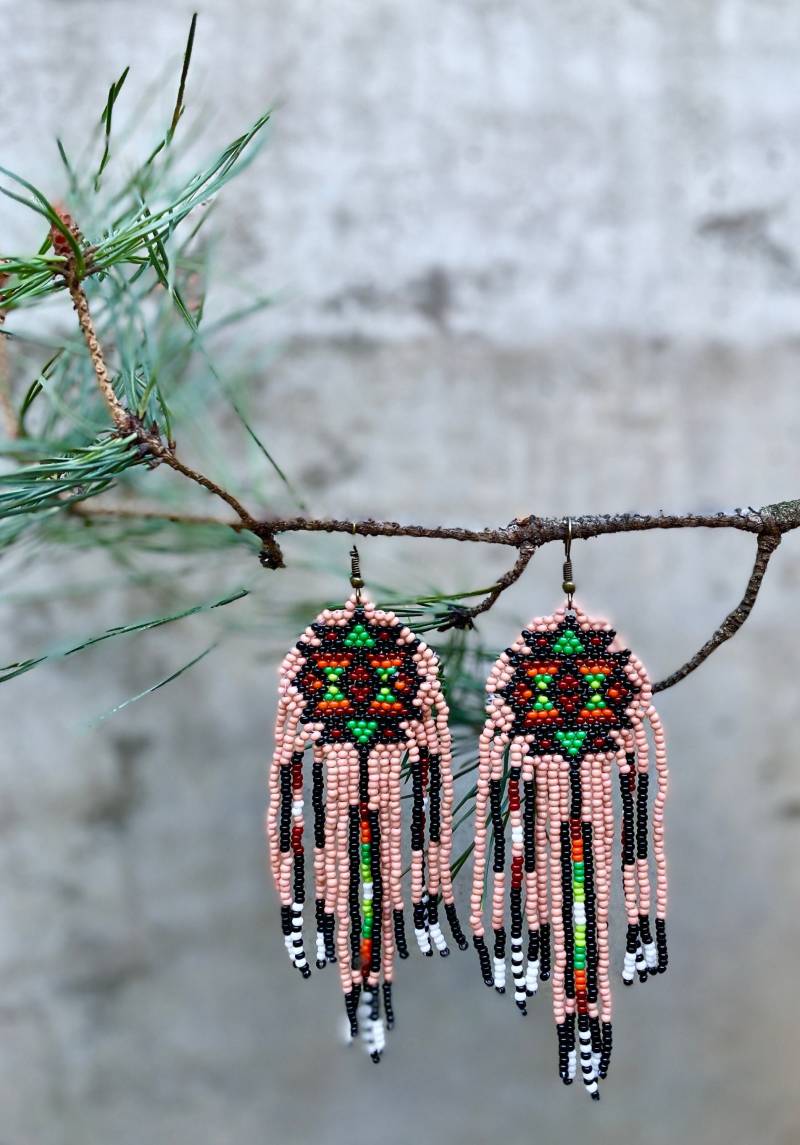 Dreamcatcher Earrings, Nature Colors Bead Jewelry, Long Beaded Earring, Native America Style Dangle Earrings von ParChevalier