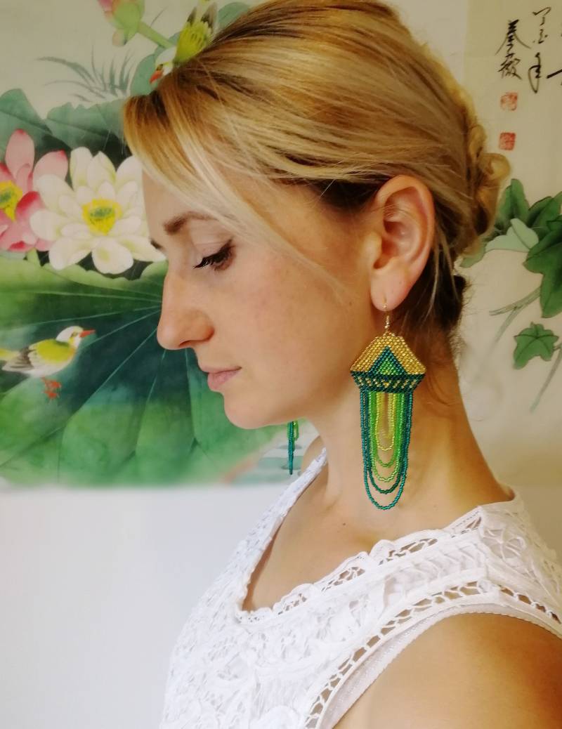 Emerald Green & Gold Long Evening Earrings, Bead Statement Earring, Stylish Big Handmade Beaded Graduation Jewelry von ParChevalier
