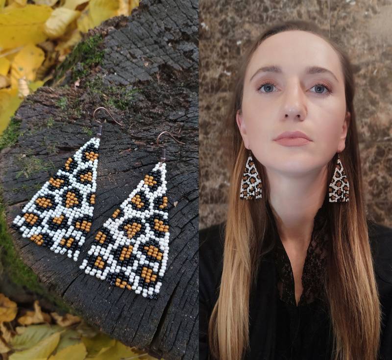 Leopard Bead Earrings, Drop & Dangle Leo Skin Beaded Statement Animal Print Fringe Handmade Wild Cat Jewelry von ParChevalier