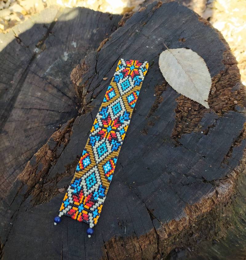 Old Ukraine Mountain Folks Bead Bracelet, Hutsul Style Brown Beaded Loom Cuff Unisex Native America Jewelry von ParChevalier