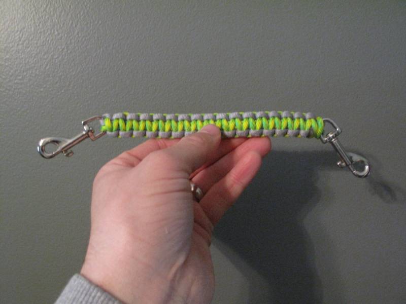 Griff Mit Metallverschlüssen Griff Mit Metallverschlüssen von ParacordLanyards