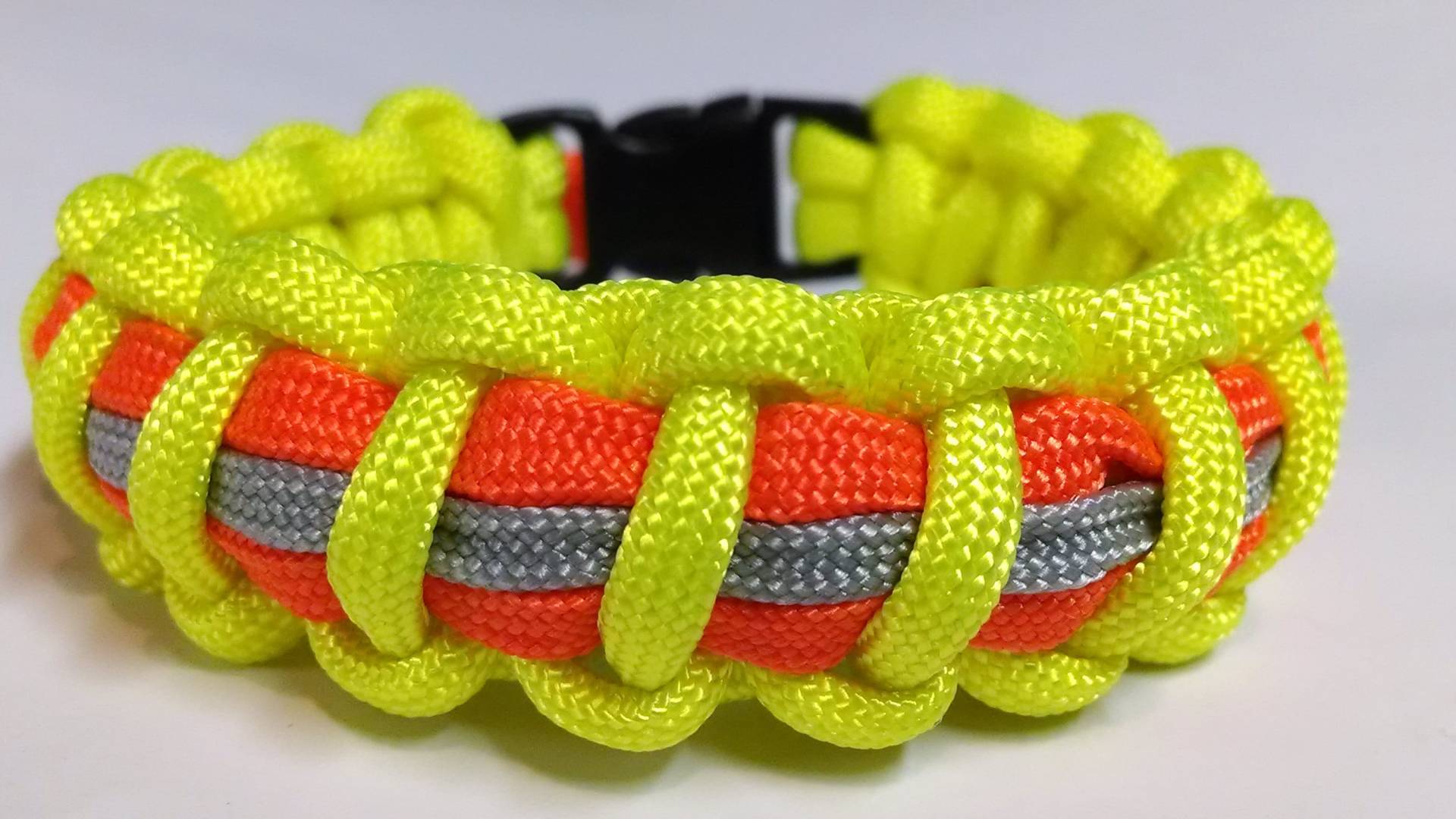 Dpw Department Of Public Works Road Construction Safety Hi-Vis Kleidung Kein Logo Paracord Survival Armband Dpw Department Of Public Works Road Construction Safety Hi-Vis Kleidung Kein Logo Paracord Survival Armband von Paracordsandmore