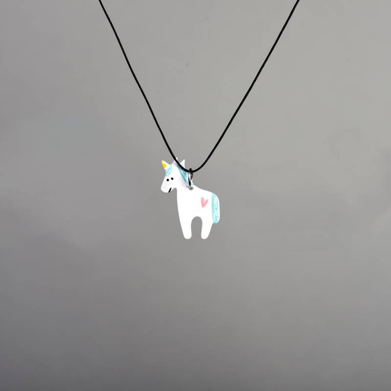 Handbemalter Einhorn Anhänger Für Damen Und Mädchen von ParadaJewelry