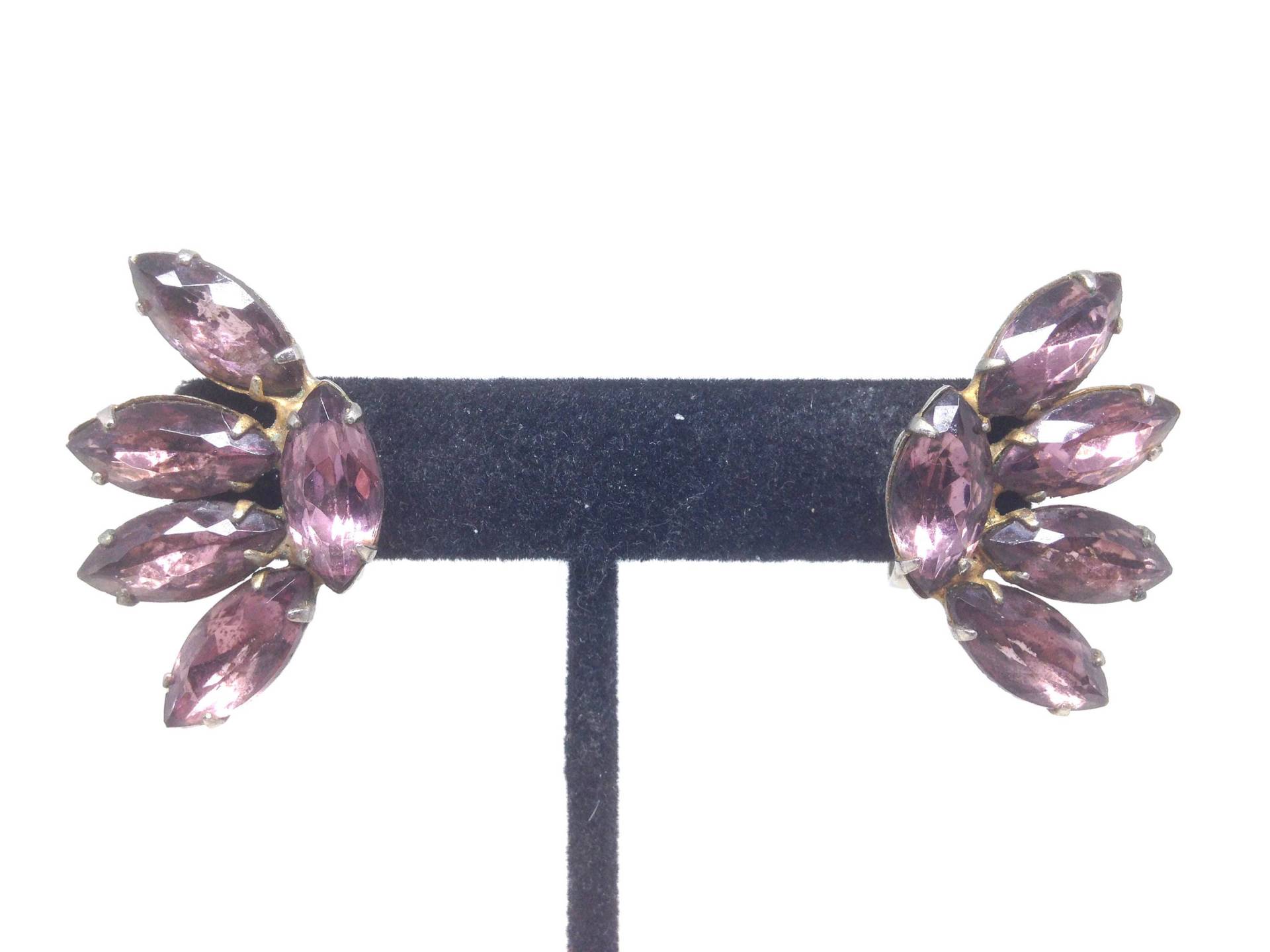 Vintage Zustand Lila Strass Wunderschöne Silberfarbene Ohrringe von ParadiseVintageJewel