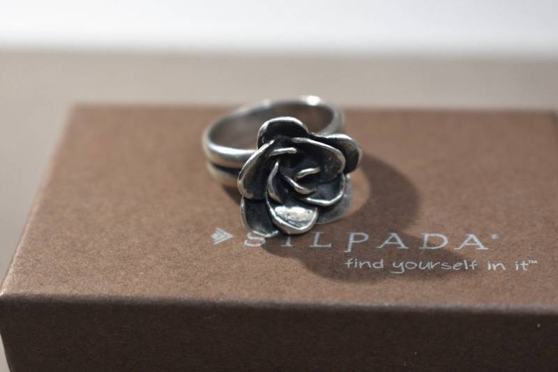 Silpada Sterling Silber Rosenring - Florales Design, Größe 7 Silpada Sterling Silber Rosenring - Florales Design, Größe 7 von ParagonSilverCo