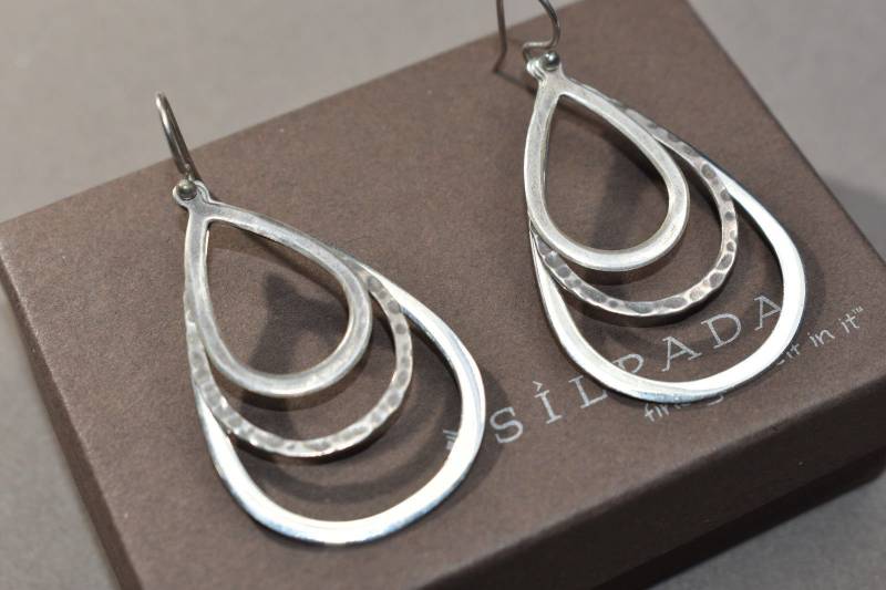 Silpada 925 Sterling Silber Drei Strukturierte 3 Creolen Silpada 925 Sterling Silber Drei Strukturierte 3 Creolen von ParagonSilverCo